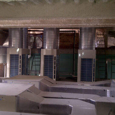 Unidades vrf a 2 tubos y sistema de recuperación de energía en el sistema de ventilación para la climatización de oficinas