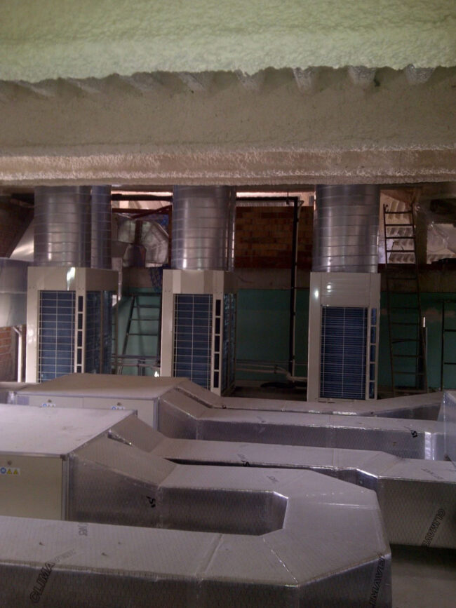 Unidades vrf a 2 tubos y sistema de recuperación de energía en el sistema de ventilación para la climatización de oficinas