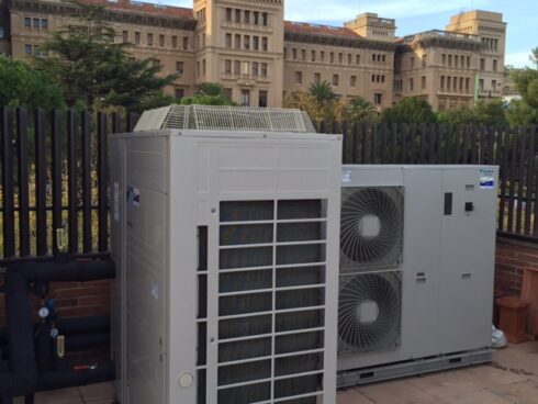 Proyecto Optimfred Climatización con planta enfriadora inverter y sistema a tres tubos