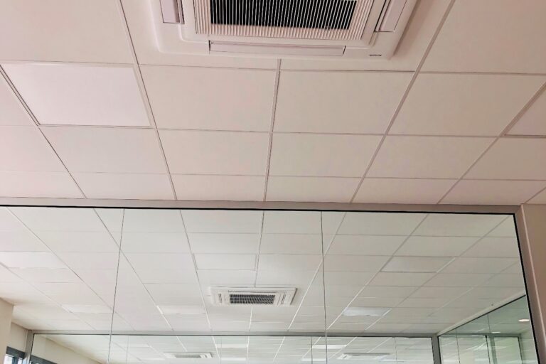 Proyectos Optimfred Climatización de oficinas con equipos cassette